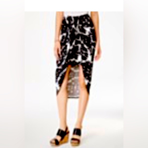 Wrap Front Tulip Skirt Size L - Picture 1 of 10